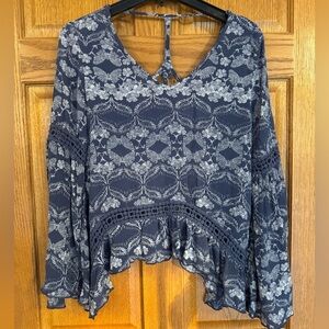 Patrons of Peace Blue Floral Printed Top – Women’s Size Large